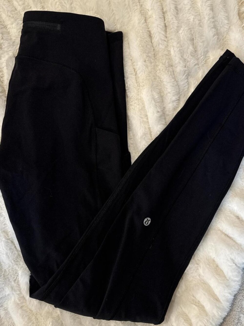 black lululemon leggings